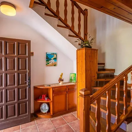 Beautiful In With 3 Bedrooms, Wifi And Outdoor Swimming Pool Lloret de Mar