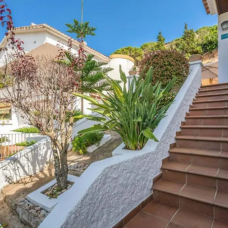 Beautiful In With 3 Bedrooms, Wifi And Outdoor Swimming Pool Сasa de vacaciones *