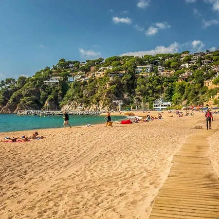 Beautiful In With 3 Bedrooms, Wifi And Outdoor Swimming Pool Сasa de vacaciones