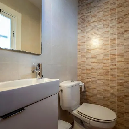 Beautiful In With 3 Bedrooms, Wifi And Outdoor Swimming Pool Сasa de vacaciones Lloret de Mar