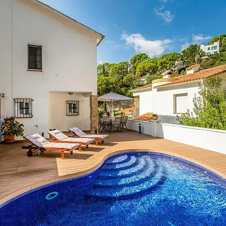 Beautiful In With 3 Bedrooms, Wifi And Outdoor Swimming Pool * Lloret de Mar